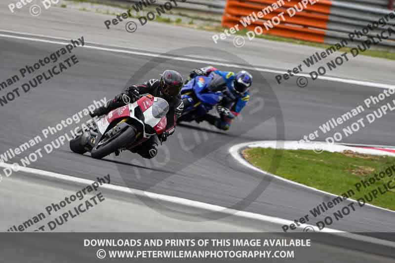 cadwell no limits trackday;cadwell park;cadwell park photographs;cadwell trackday photographs;enduro digital images;event digital images;eventdigitalimages;navarra;no limits trackdays;peter wileman photography;racing digital images;trackday digital images;trackday photos
